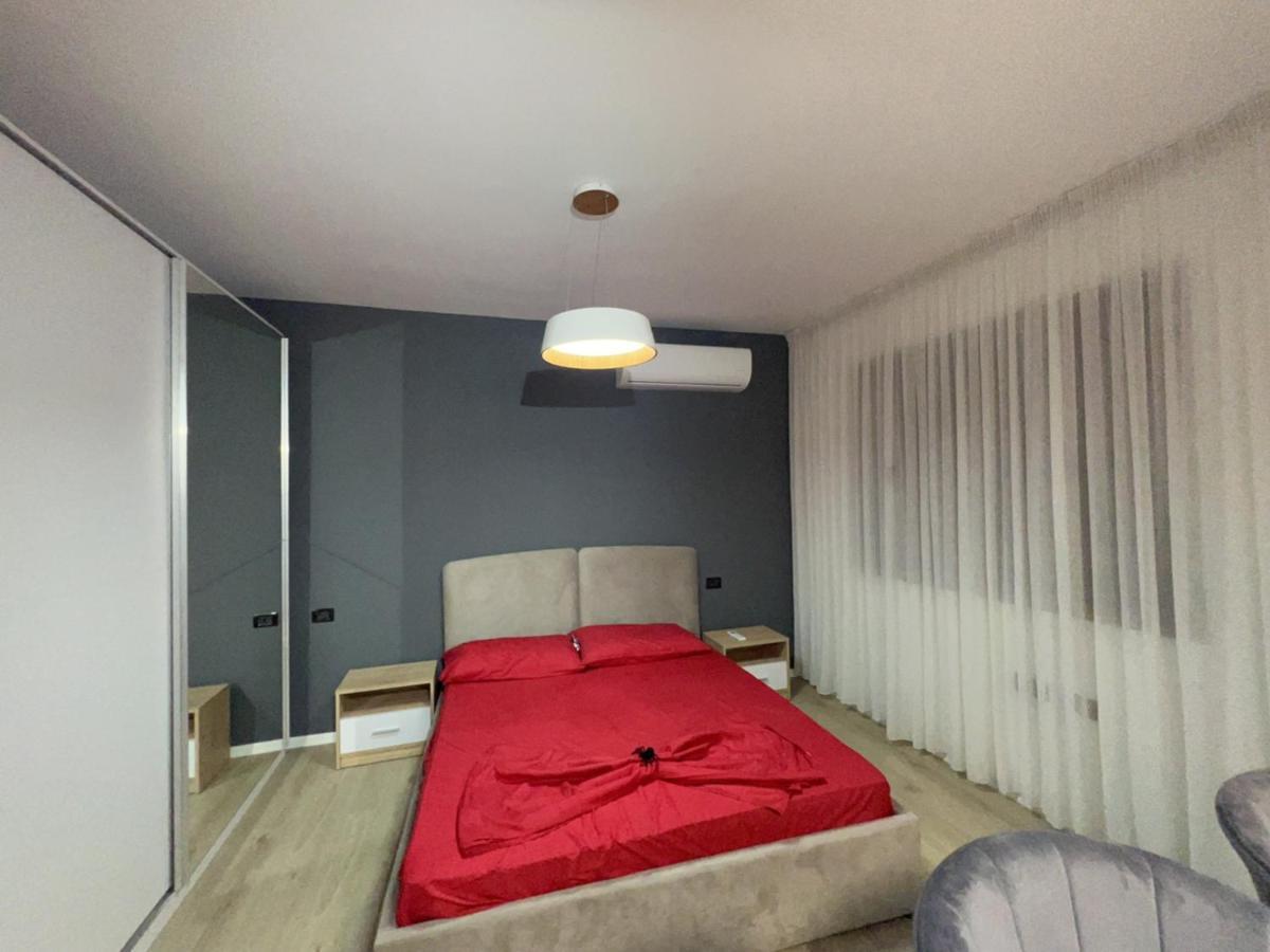 Amion In Center Of Apartment *